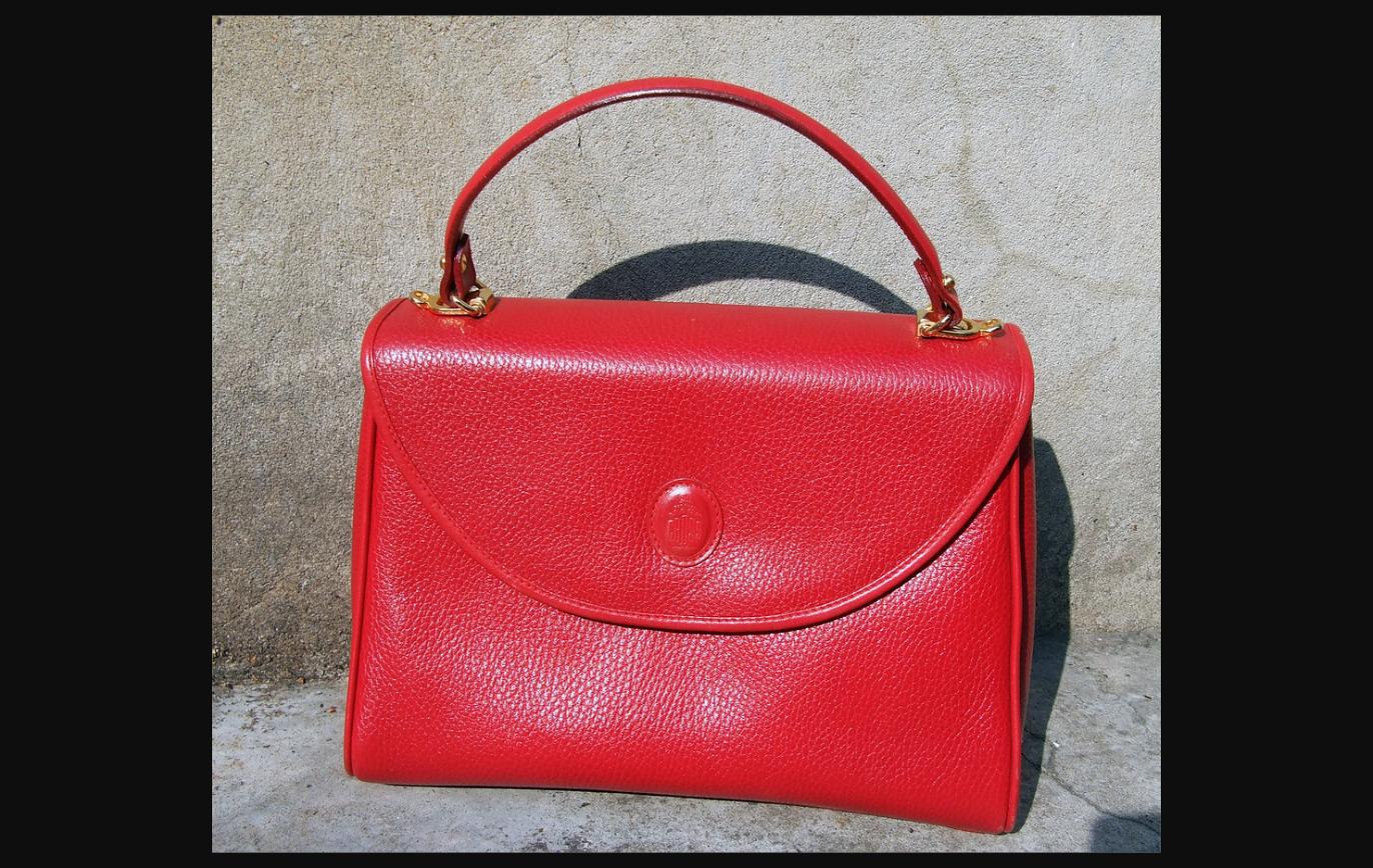 Cartera de mano elegante