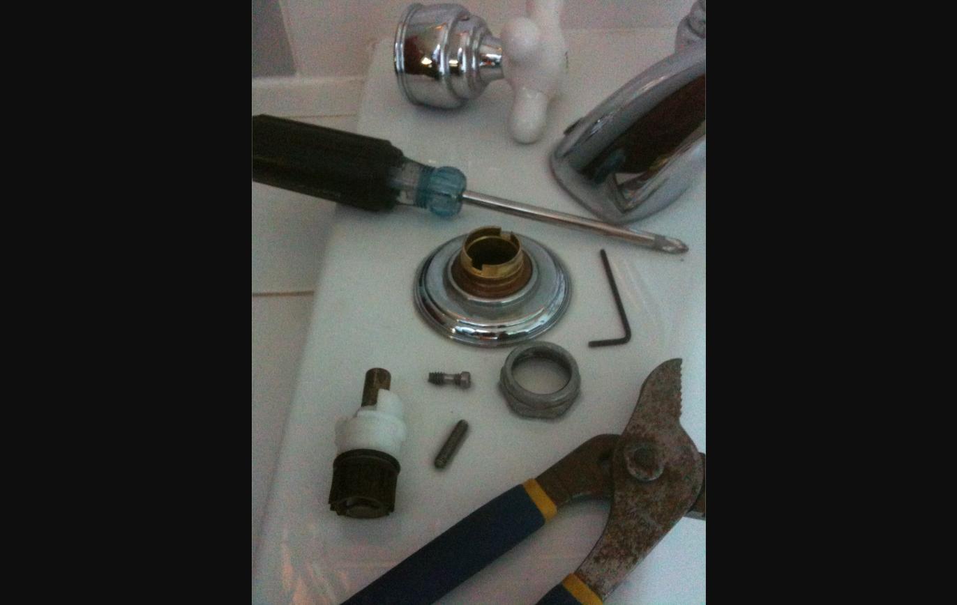 Llave de chorro metálica